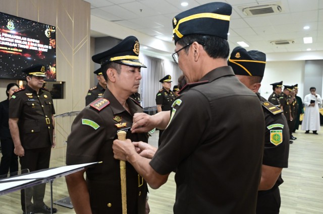 Kajati Jabar Lantik Denny Achmad  Jadi Kajari Kabupaten Bogor