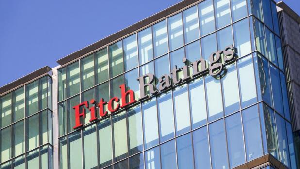 Fitch Ratings Pangkas Peringkat  Utang Indonesia dari Stabil ke Negatif